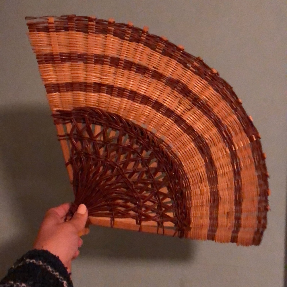 Wicker hand fan